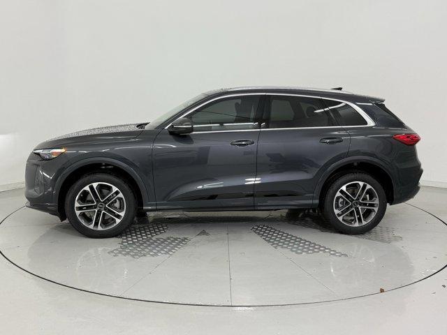 Photo of 2025 Tambora Gray Metallic Audi Q5