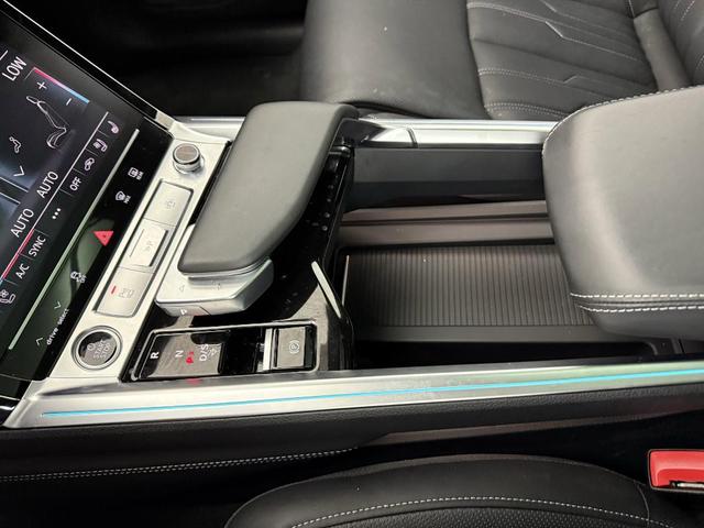 Photo of 2024 Daytona Gray Pearl Effect Audi Q8 e-tron