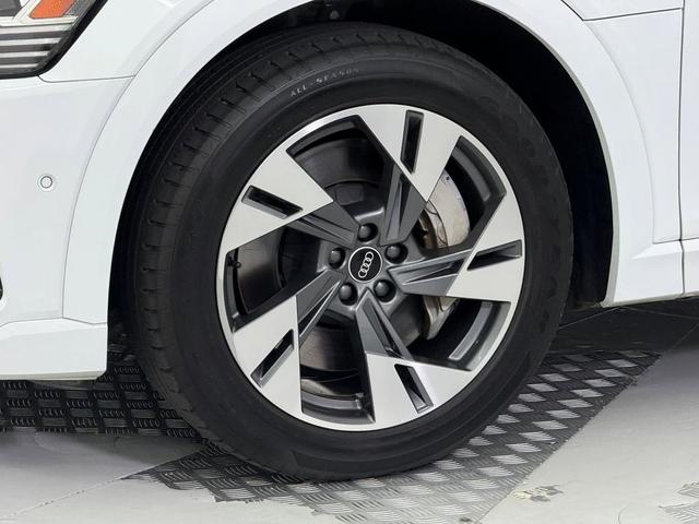 Photo of 2021 Glacier White Metallic Audi e-tron Sportback
