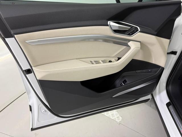 Photo of 2021 Glacier White Metallic Audi e-tron Sportback