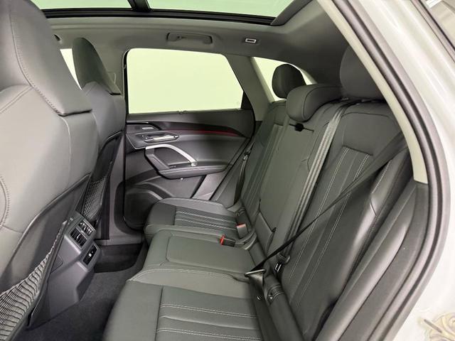 Photo of 2025 Glacier White Metallic Audi Q5
