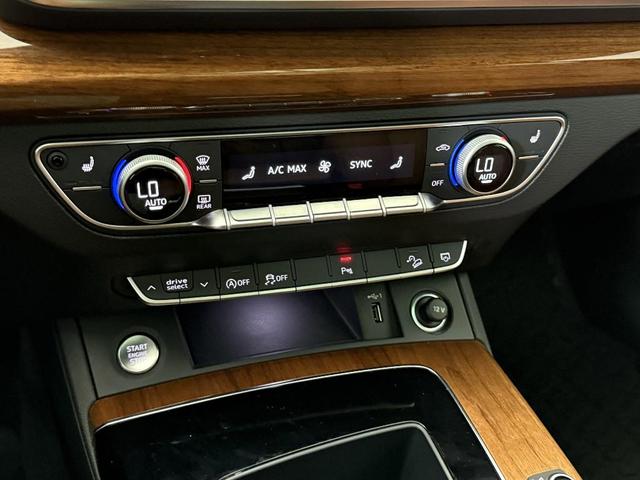 Photo of 2022 White Audi Q5