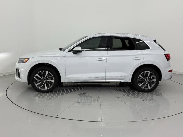 Photo of 2022 White Audi Q5