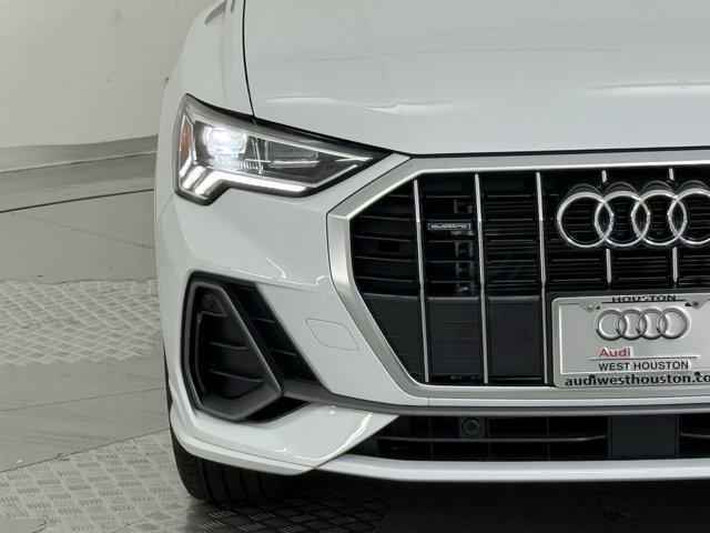 Photo of 2025 Glacier White Metallic Audi Q3