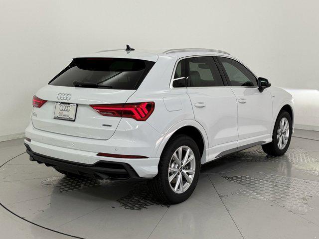 Photo of 2025 Glacier White Metallic Audi Q3