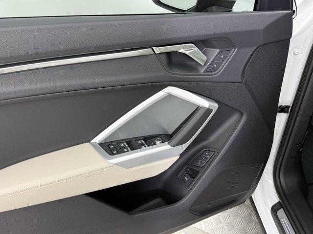 Photo of 2025 Glacier White Metallic Audi Q3
