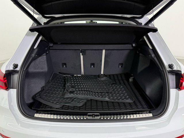 Photo of 2025 Glacier White Metallic Audi Q3
