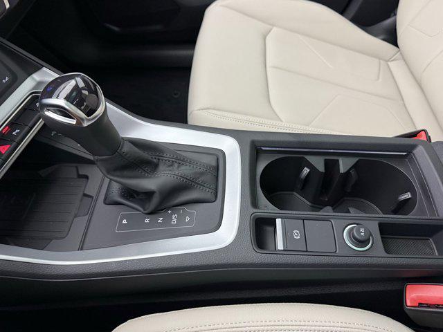 Photo of 2025 Glacier White Metallic Audi Q3