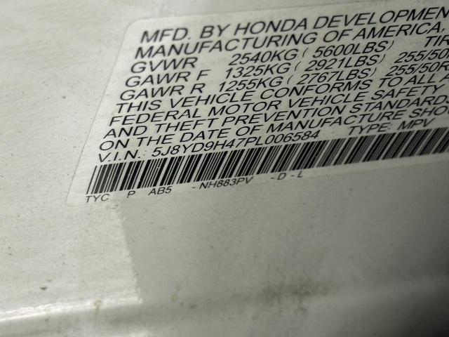 Photo of 2023 Platinum White Pearl Acura MDX