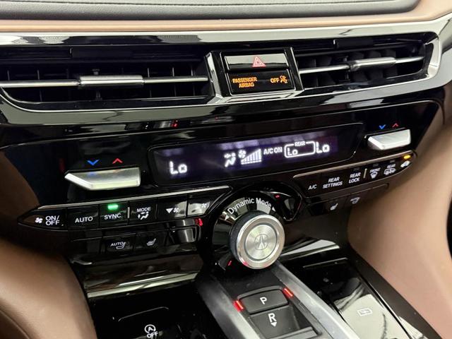 Photo of 2023 Platinum White Pearl Acura MDX
