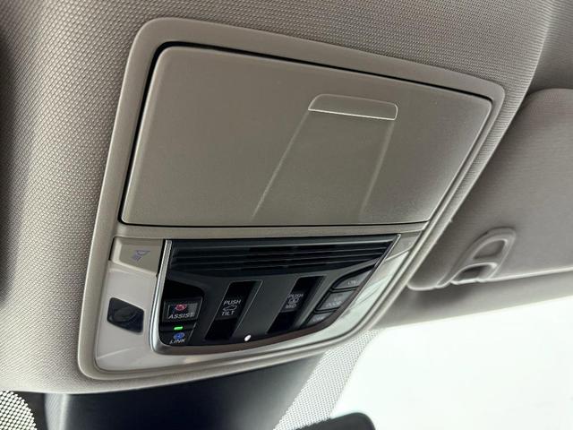 Photo of 2023 Platinum White Pearl Acura MDX