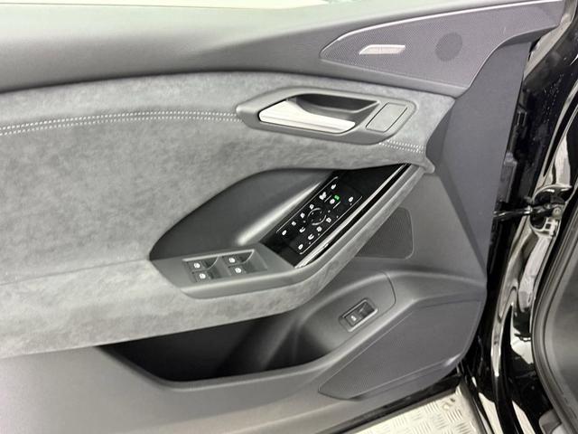Photo of 2025 Mythos Black Metallic Audi SQ6 e-tron