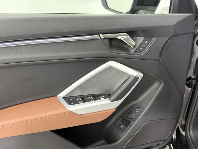 Photo of 2024 Mythos Black Metallic Audi Q3