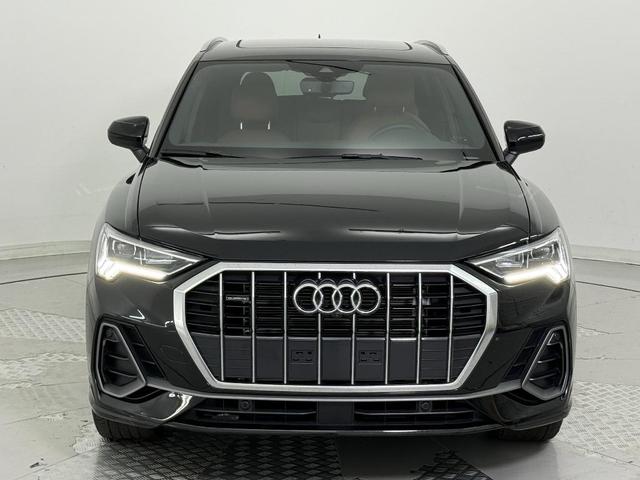Photo of 2024 Mythos Black Metallic Audi Q3