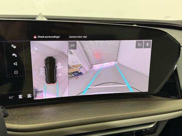 Photo of 2025 Glacier White Metallic Audi Q5