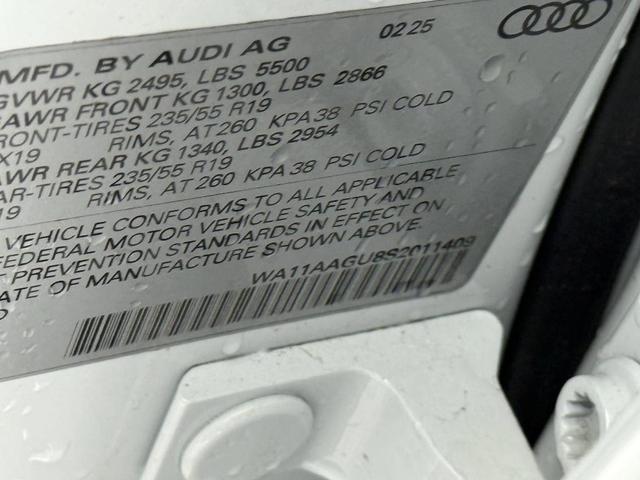 Photo of 2025 Glacier White Metallic Audi Q5