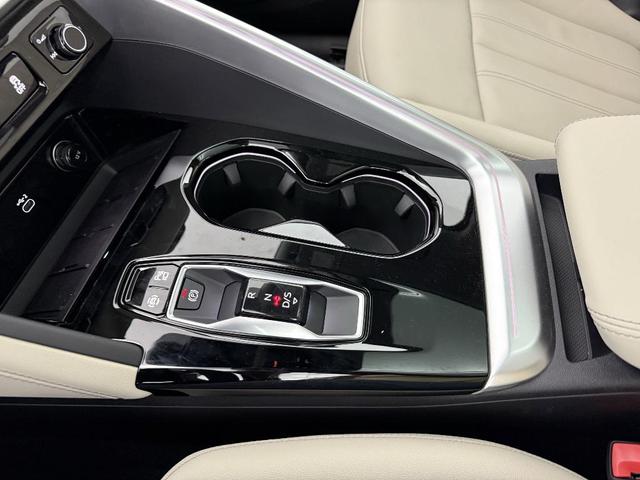Photo of 2025 Glacier White Metallic Audi Q5