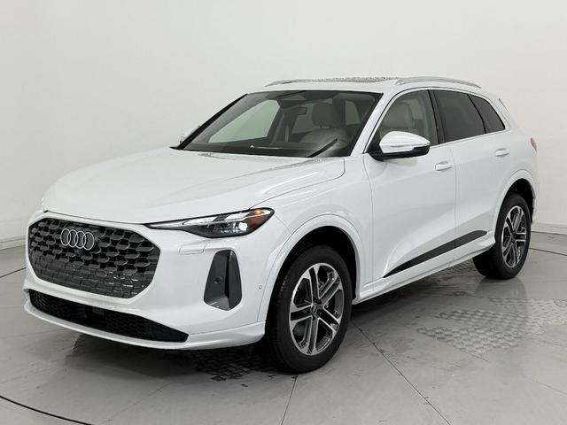 Photo of 2025 Glacier White Metallic Audi Q5