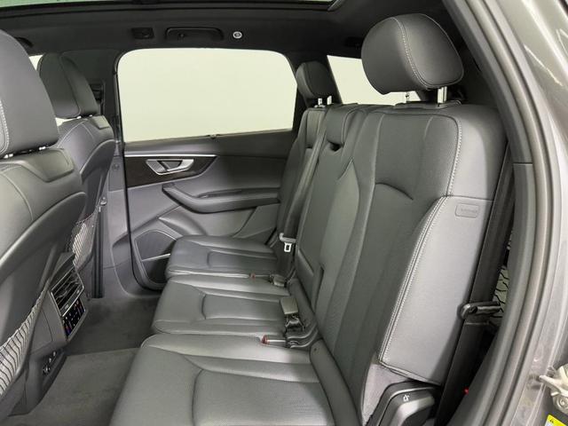 Photo of 2025 Samurai Gray Metallic Audi Q7