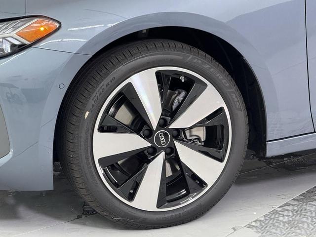 Photo of 2025 Horizon Blue Metallic Audi A5