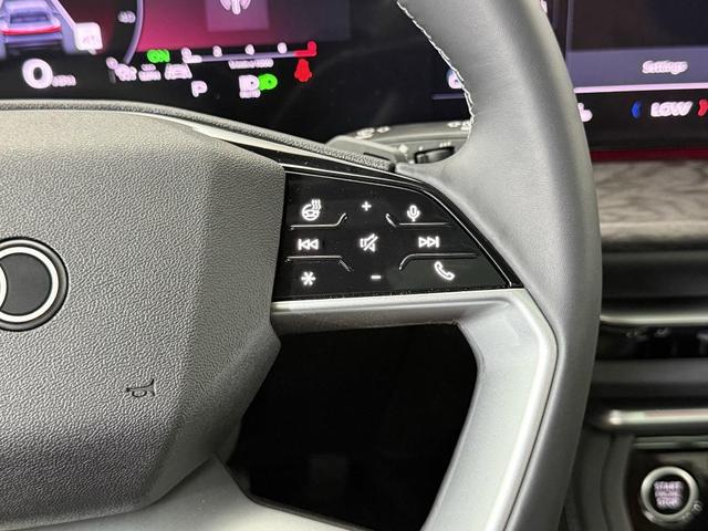 Photo of 2025 Mythos Black Metallic Audi Q5