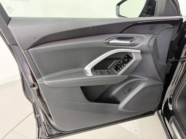 Photo of 2025 Mythos Black Metallic Audi Q5