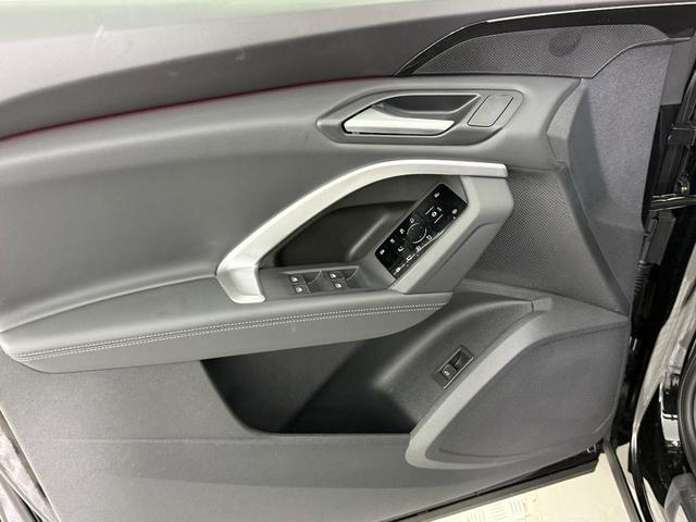 Photo of 2025 Mythos Black Metallic Audi Q5
