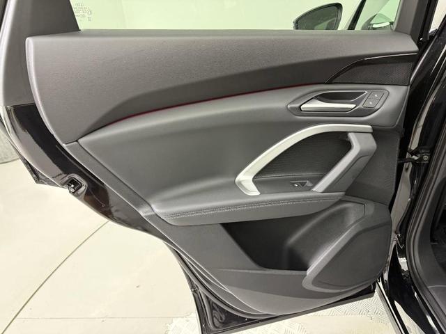 Photo of 2025 Mythos Black Metallic Audi Q5