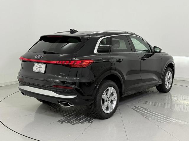 Photo of 2025 Mythos Black Metallic Audi Q5