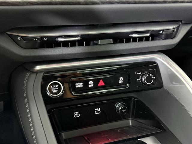 Photo of 2025 Mythos Black Metallic Audi Q5
