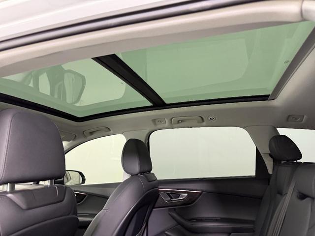 Photo of 2023 White Audi Q7