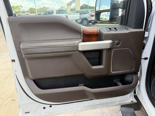 Photo of 2019 White Ford F-350