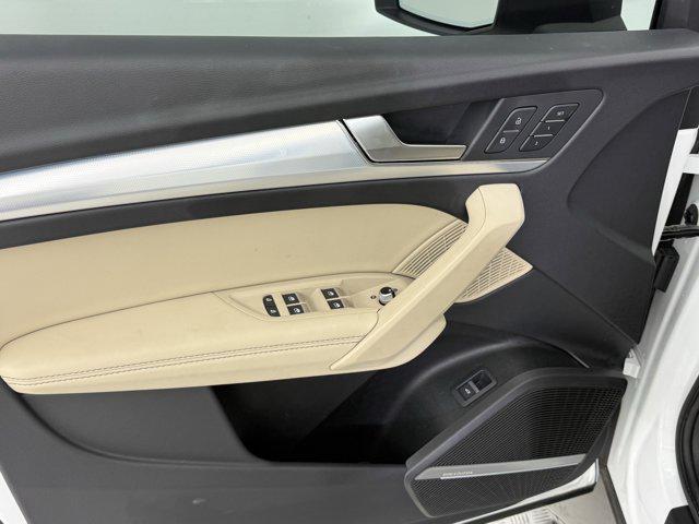 Photo of 2025 Arkona White Audi Q5