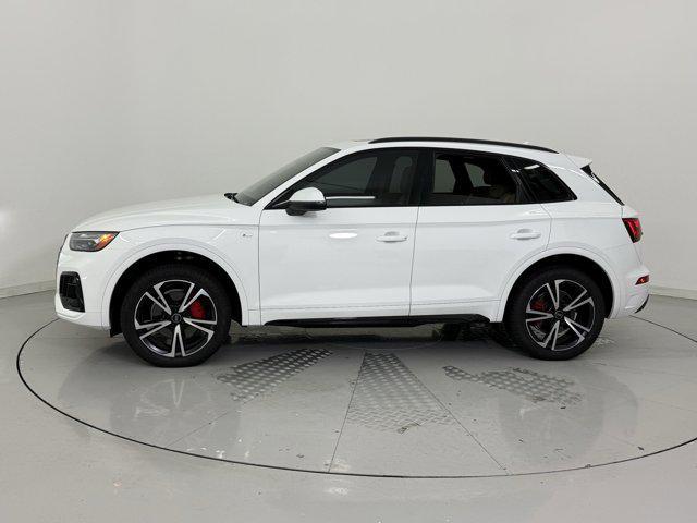 Photo of 2025 Arkona White Audi Q5