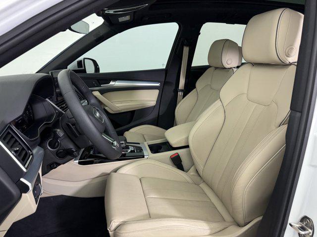 Photo of 2025 Arkona White Audi Q5