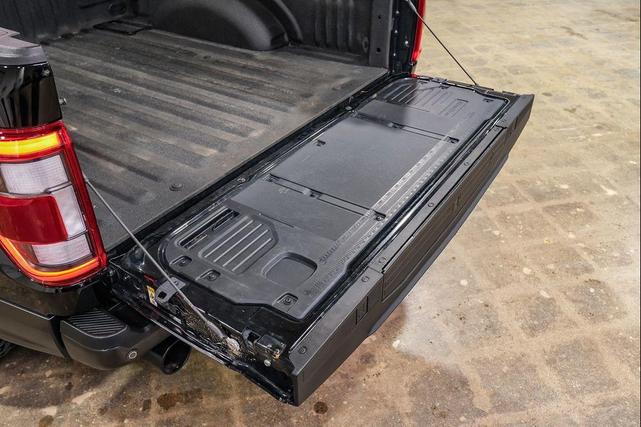 Photo of 2022 Agate Black Metallic Ford F-150