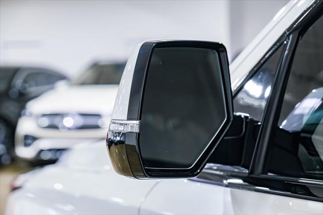 Photo of 2018 Crystal White Tricoat Cadillac Escalade