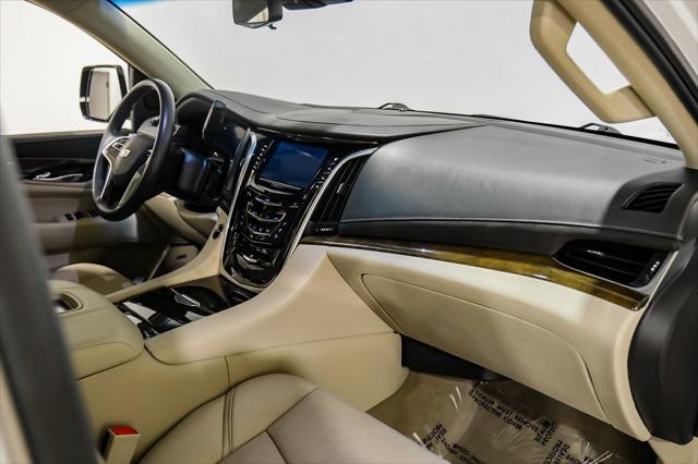 Photo of 2018 Crystal White Tricoat Cadillac Escalade