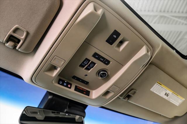 Photo of 2018 Crystal White Tricoat Cadillac Escalade