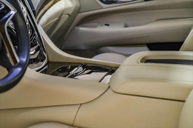 Photo of 2018 Crystal White Tricoat Cadillac Escalade