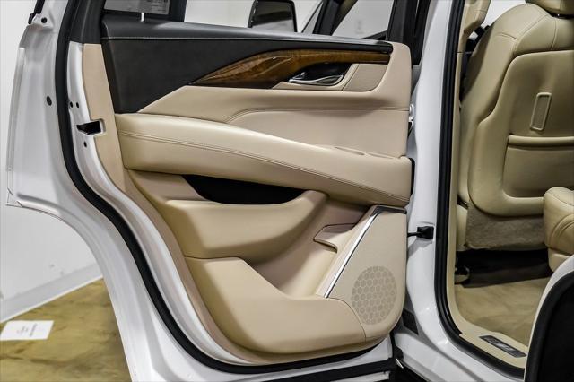Photo of 2018 Crystal White Tricoat Cadillac Escalade