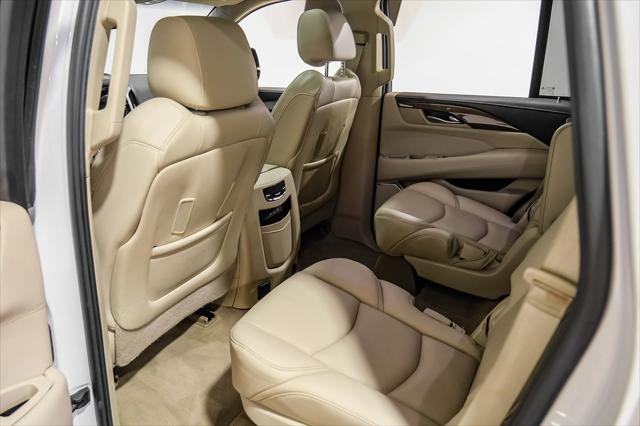 Photo of 2018 Crystal White Tricoat Cadillac Escalade