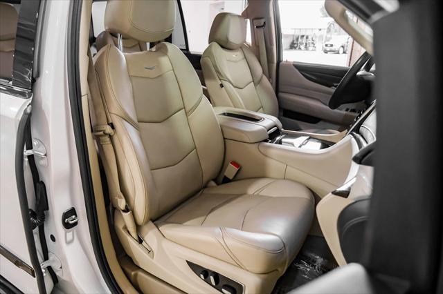 Photo of 2018 Crystal White Tricoat Cadillac Escalade
