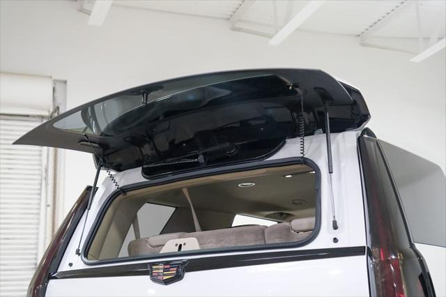 Photo of 2018 Crystal White Tricoat Cadillac Escalade