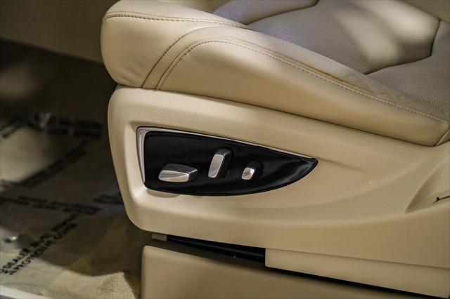 Photo of 2018 Crystal White Tricoat Cadillac Escalade