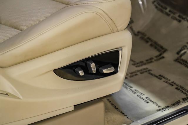 Photo of 2018 Crystal White Tricoat Cadillac Escalade