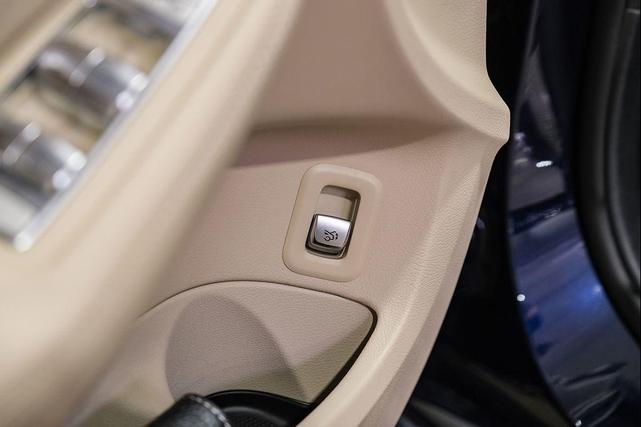 Photo of 2021 Brilliant Blue Metallic Mercedes-Benz C-Class