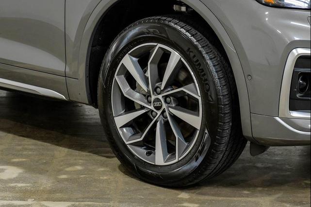 Photo of 2023 Daytona Gray Pearl Effect Audi Q5