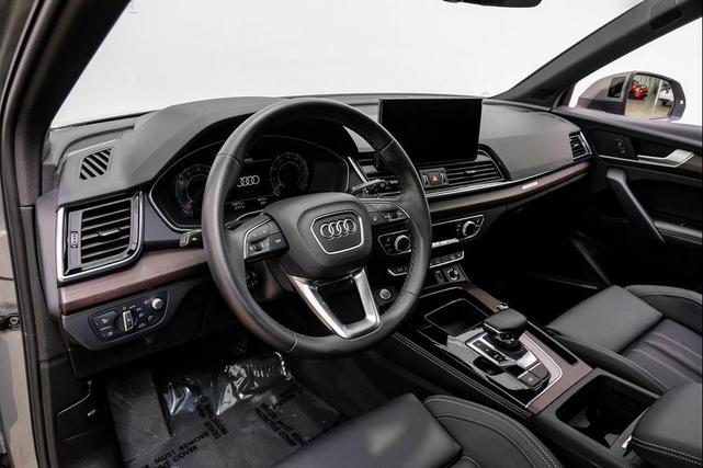 Photo of 2023 Daytona Gray Pearl Effect Audi Q5