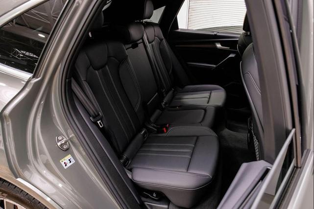 Photo of 2023 Daytona Gray Pearl Effect Audi Q5